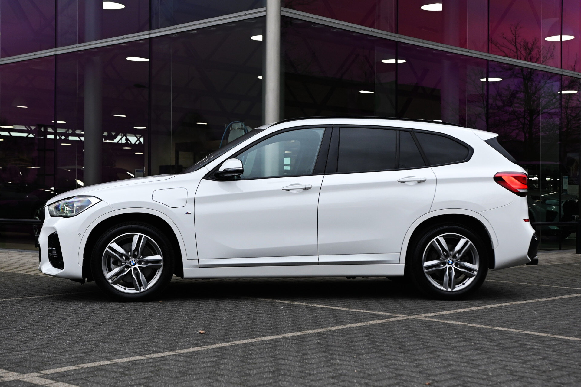BMW X1 xDrive25e High Executive M Sport Automaat - Afbeelding 5