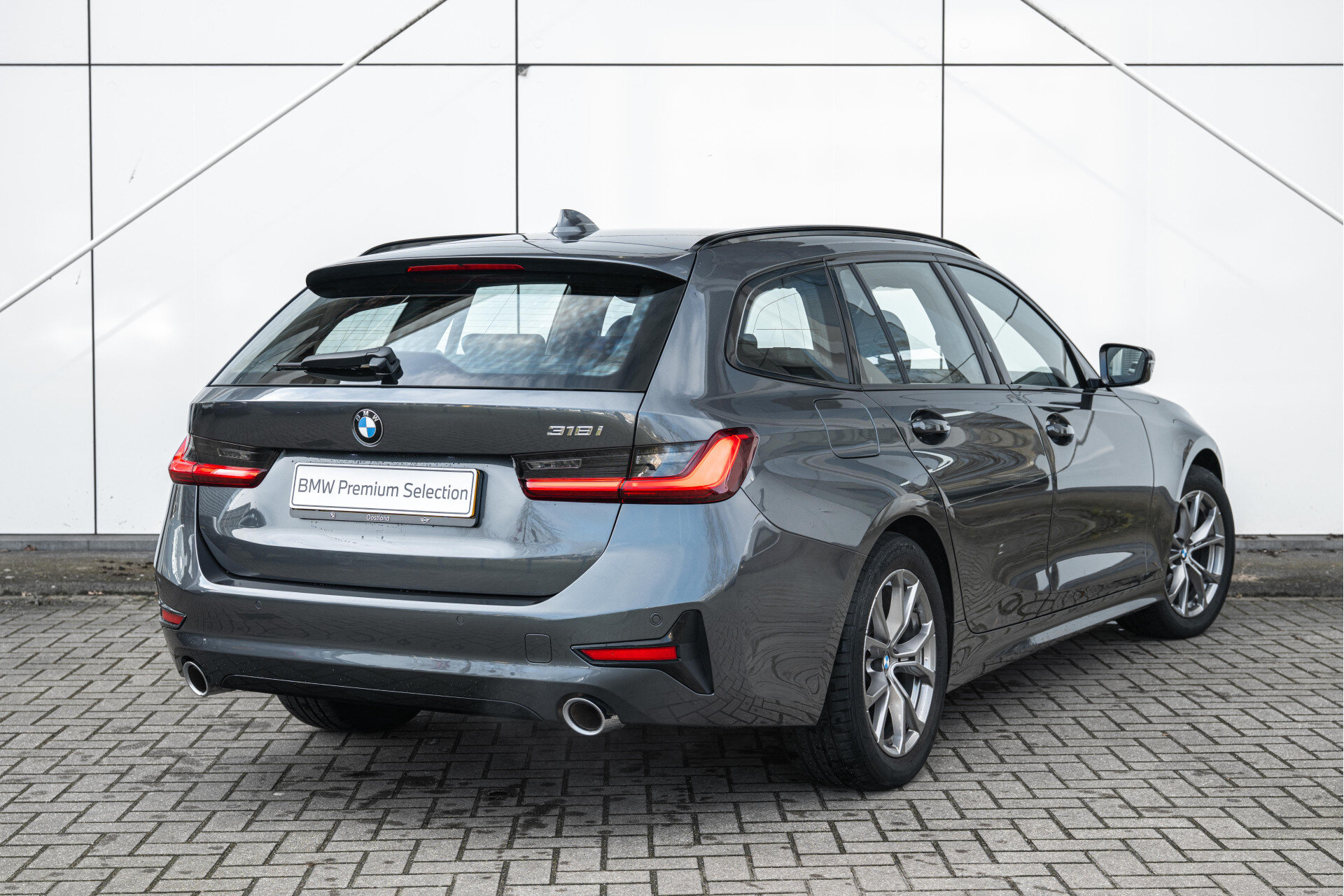 BMW 3 Serie Touring 318i Sport Line Automaat - Afbeelding 2