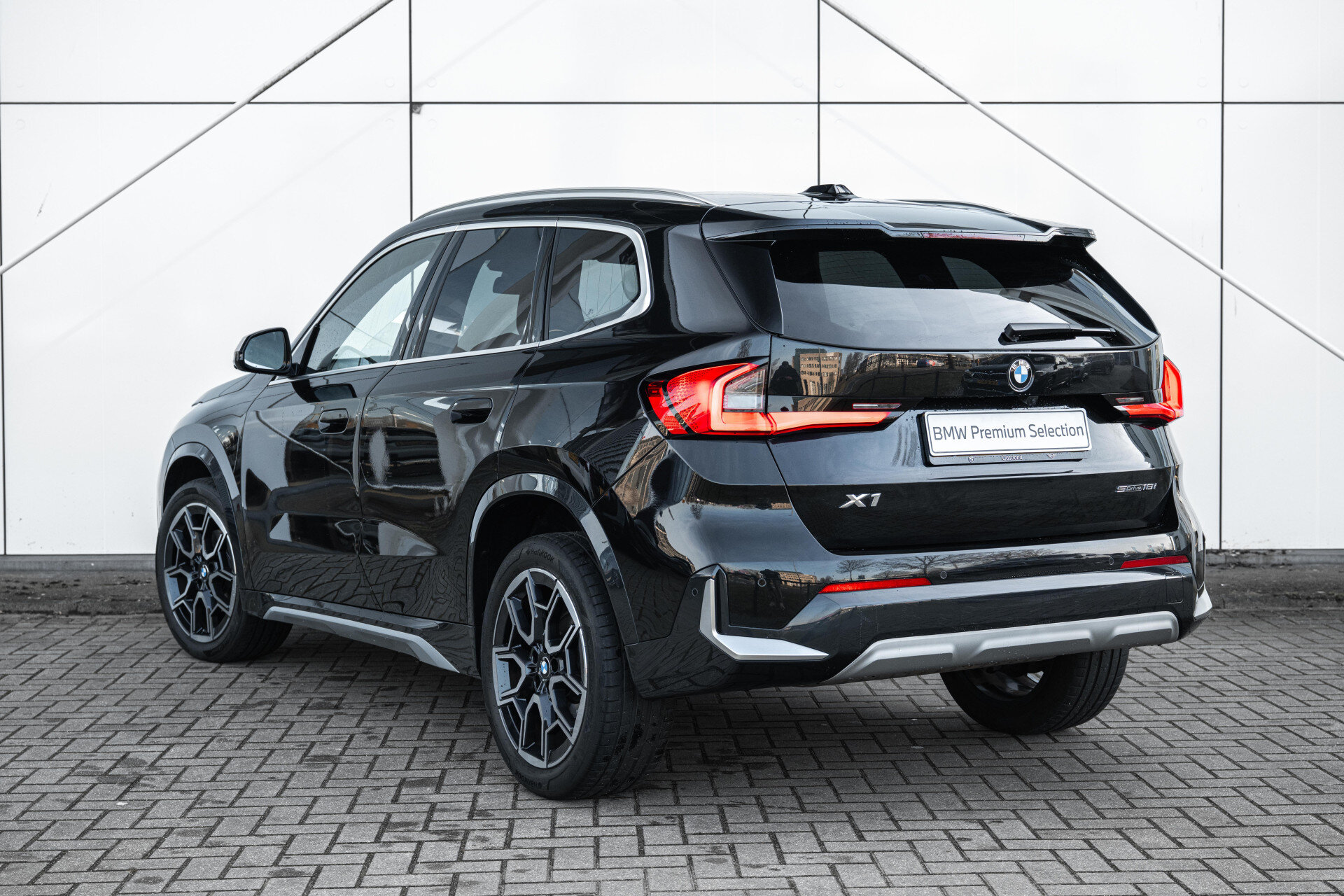 BMW X1 sDrive18i High Executive xLine Automaat - Afbeelding 2