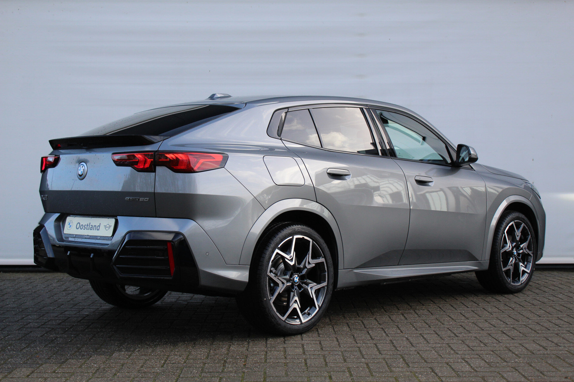 BMW iX2 eDrive20 M Sport - Afbeelding 2