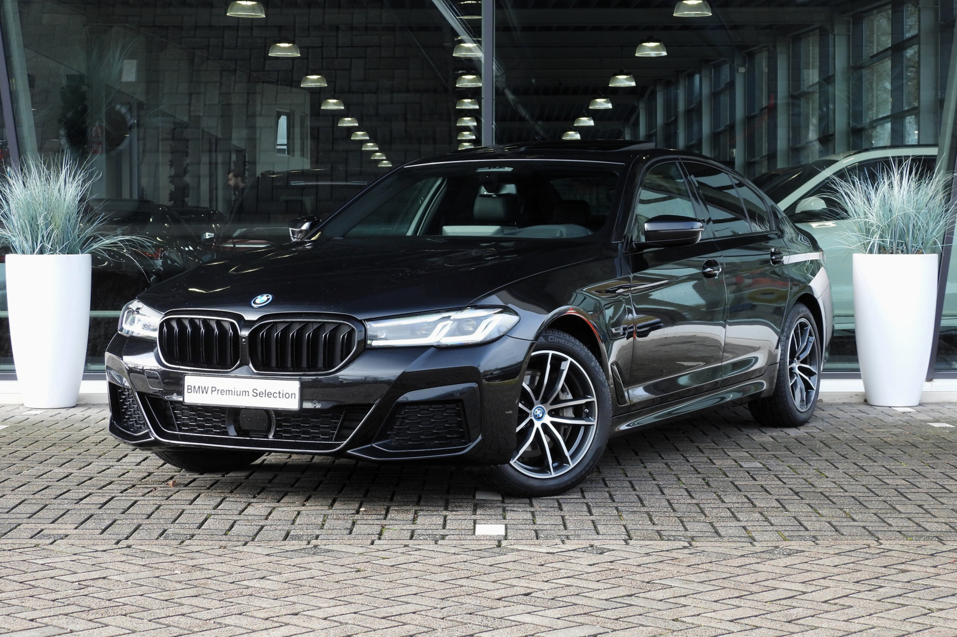 BMW 5 Serie 545e xDrive High Executive M Sport Automaat