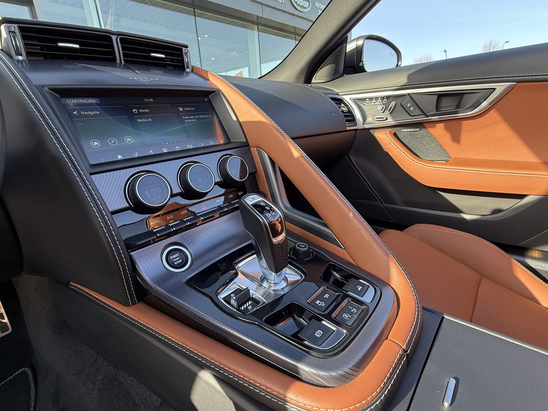 Jaguar F-Type Convertible P450 RWD R-Dynamic - Afbeelding 2