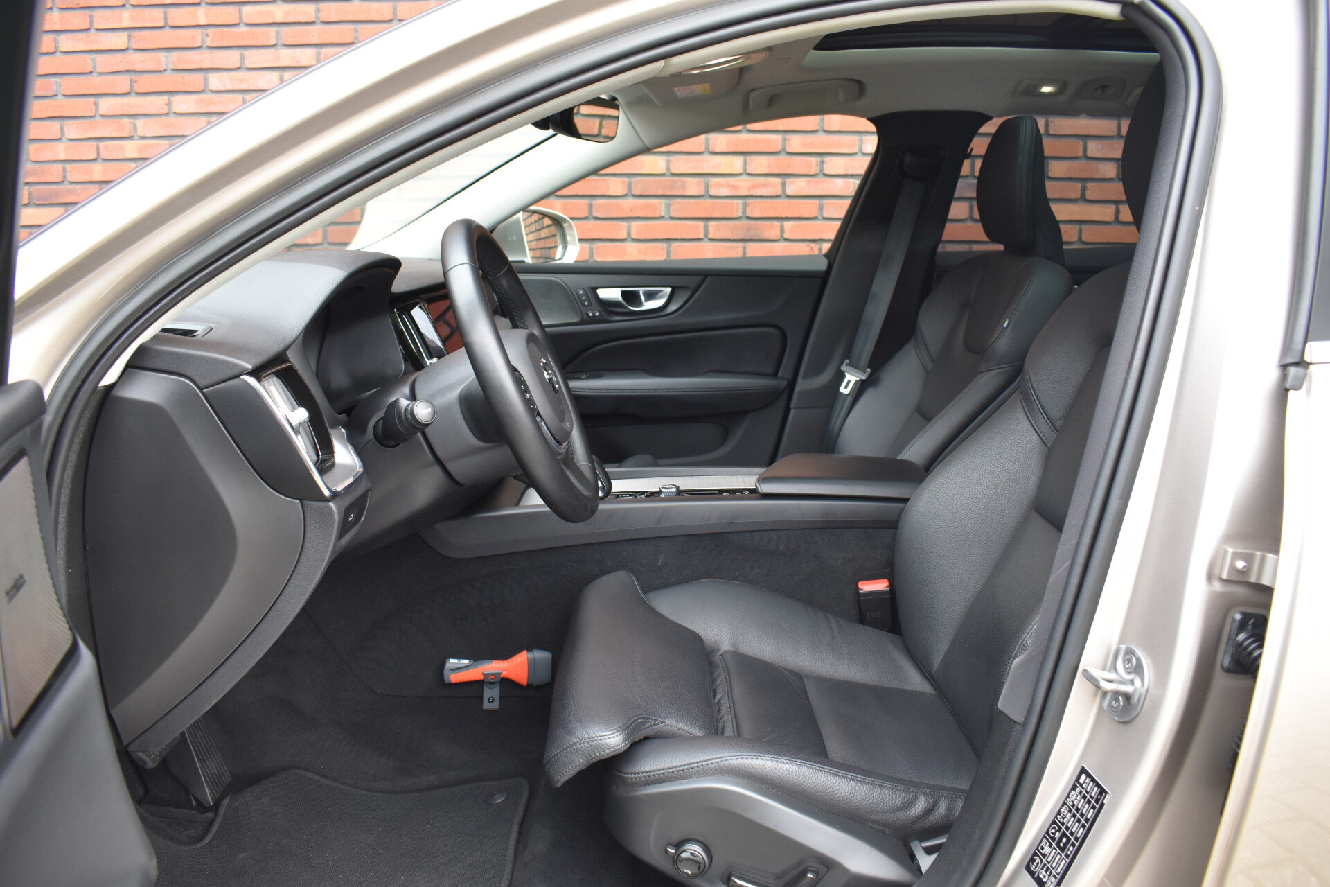 Volvo V60 B3 177PK Plus Bright - Afbeelding 4