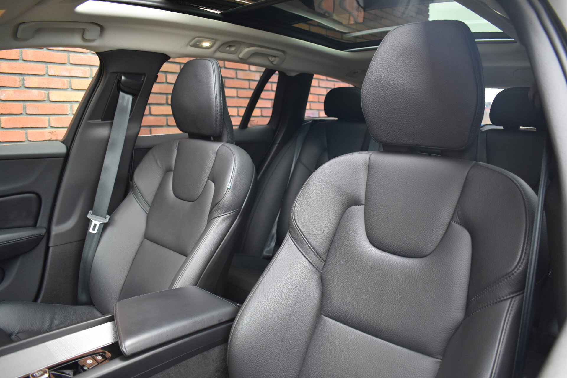 Volvo V60 B3 177PK Plus Bright - Afbeelding 5