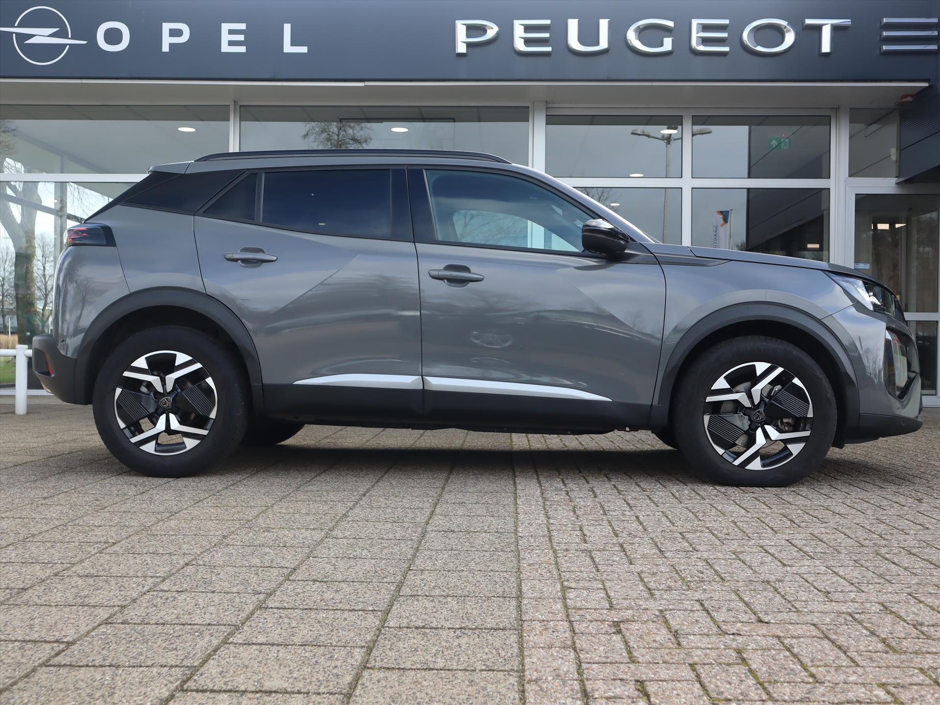 Peugeot 2008 SUV Allure Mild Hybride 145PK e-DCS6 Automaat, Rijklaarprijs, Navigatie 360 Camera Adaptieve Cruise Control DAB+ LED - Afbeelding 3