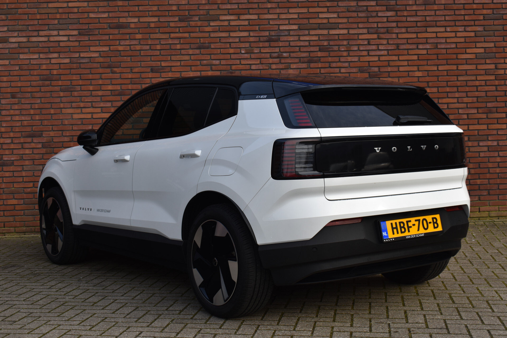 Volvo EX30 Extended Range 272PK Plus - Afbeelding 2