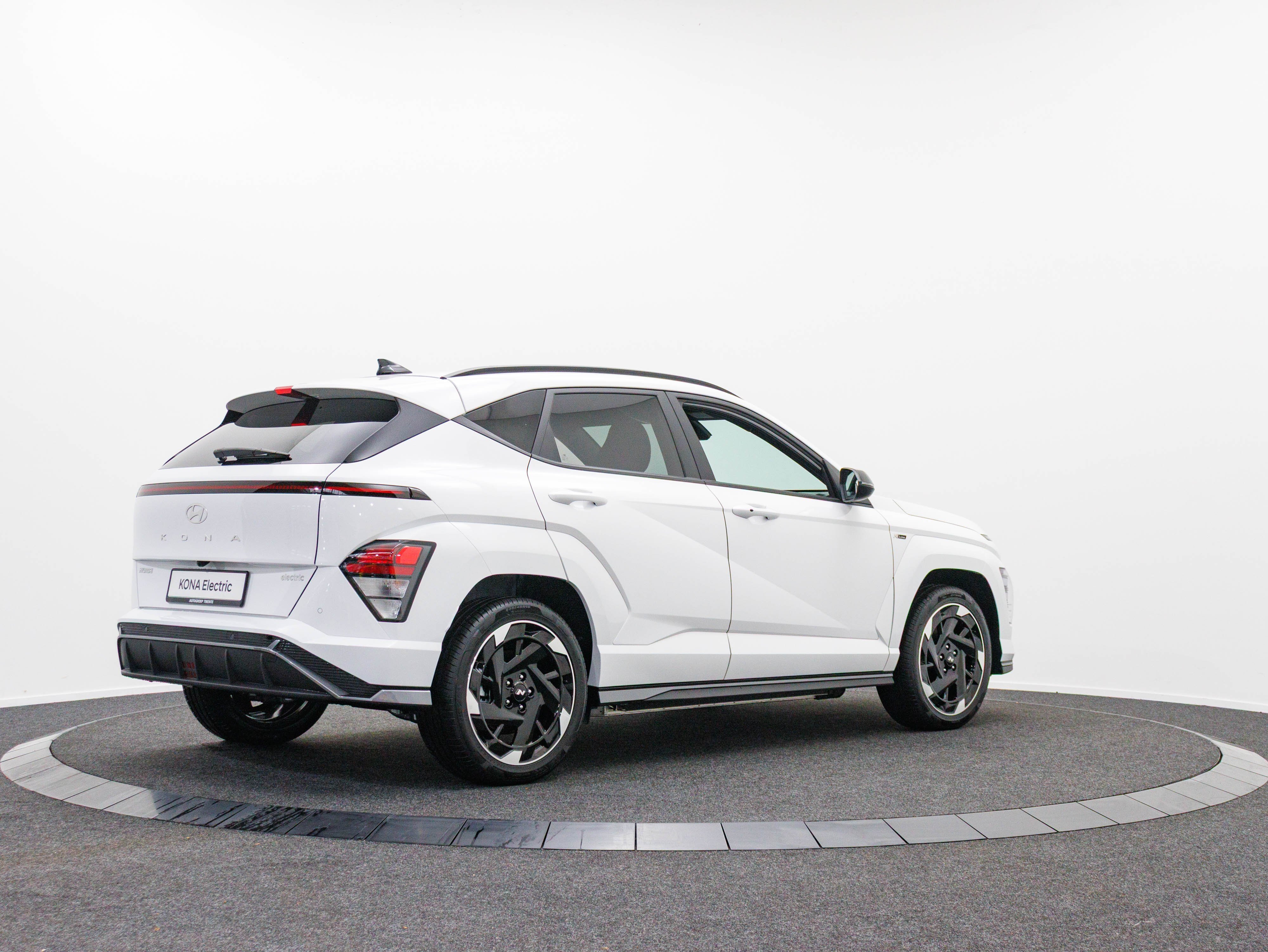 Hyundai Kona 64.8 kWh Pure Edition Automaat - Afbeelding 2