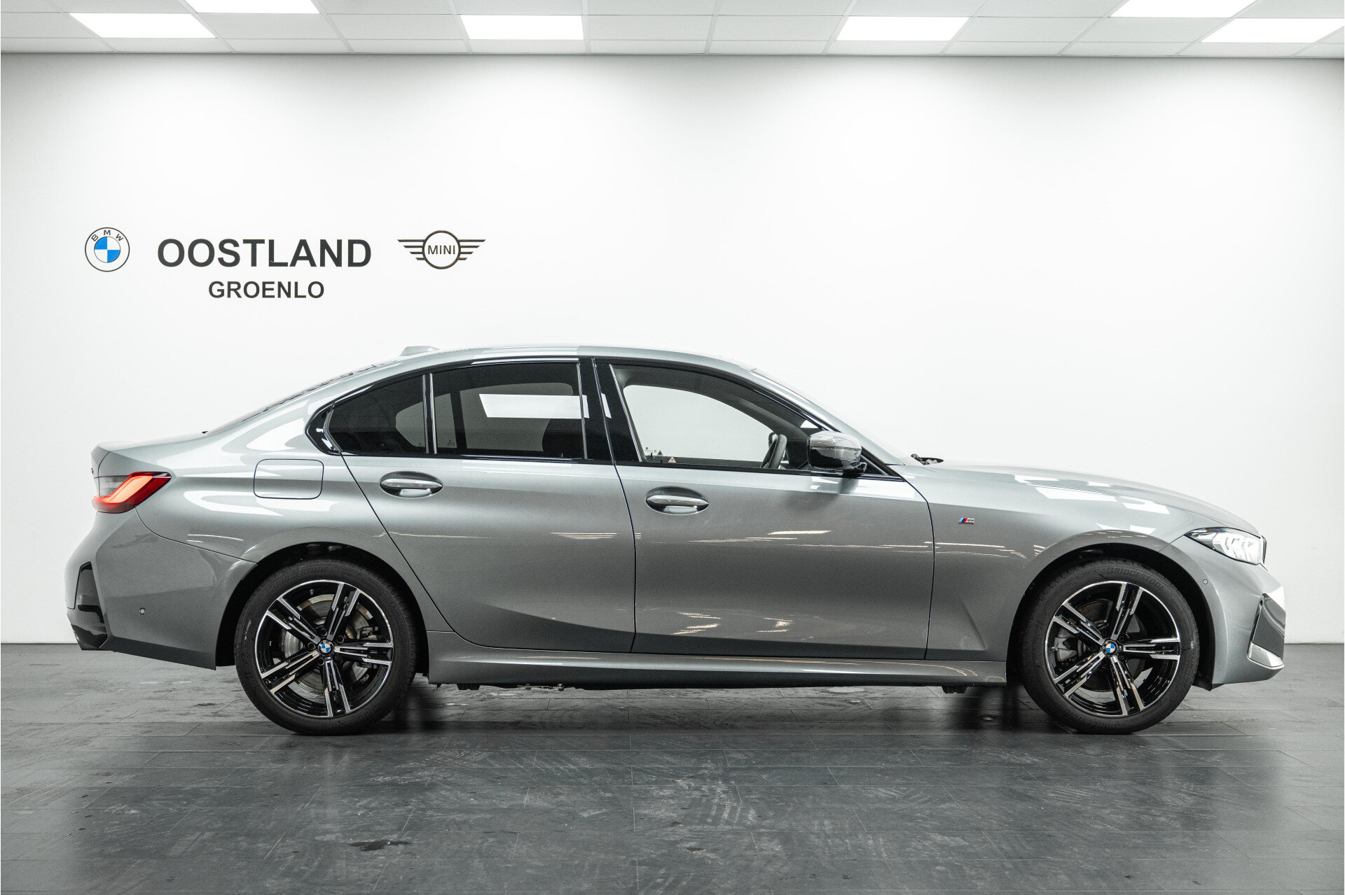 BMW 3 Serie 330e M Sport Automaat - Afbeelding 2