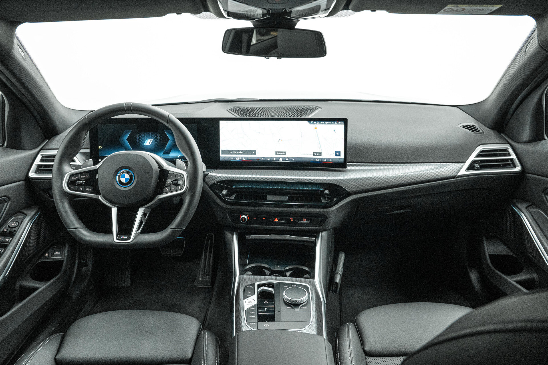 BMW 3 Serie 330e M Sport Automaat - Afbeelding 4