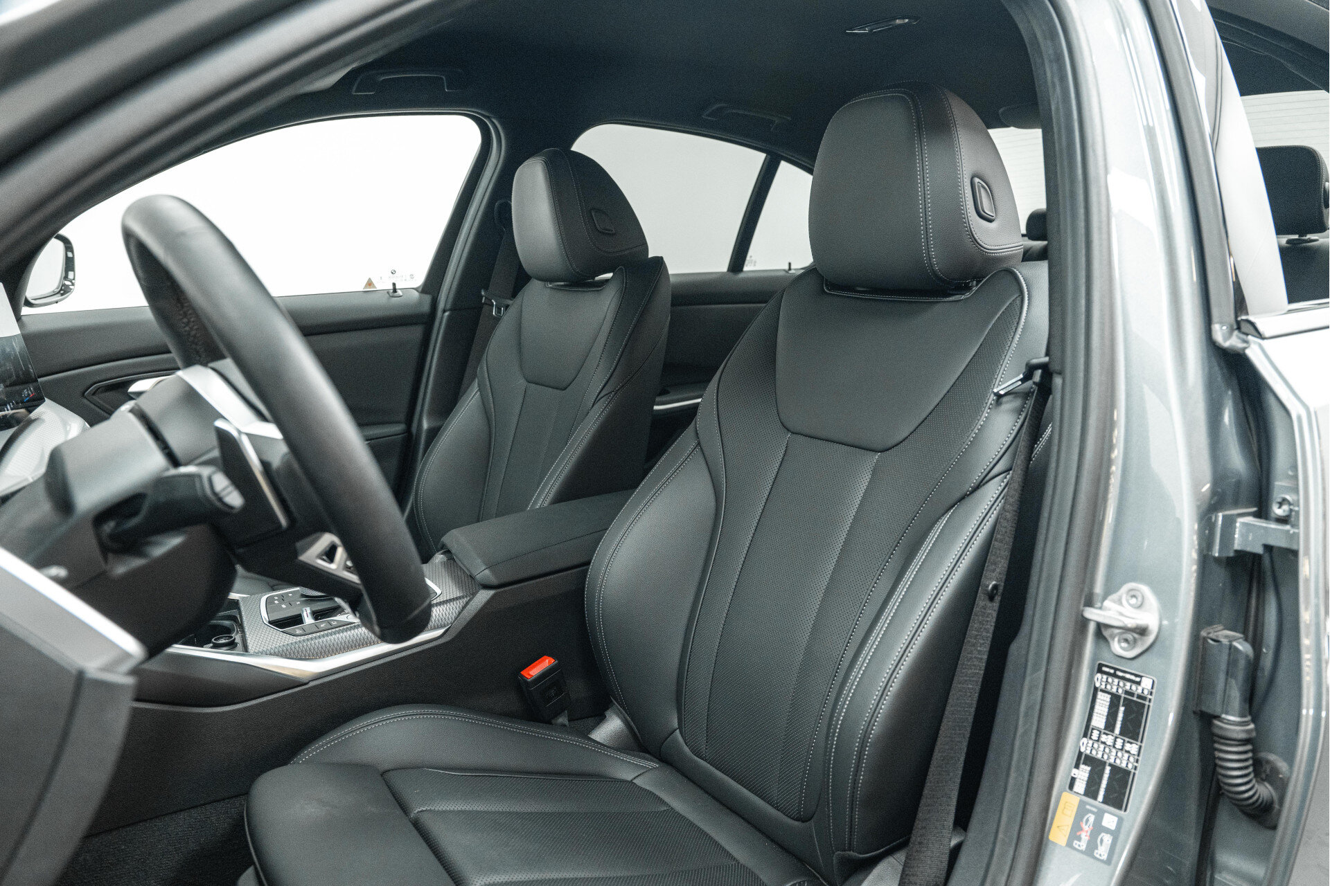 BMW 3 Serie 330e M Sport Automaat - Afbeelding 5