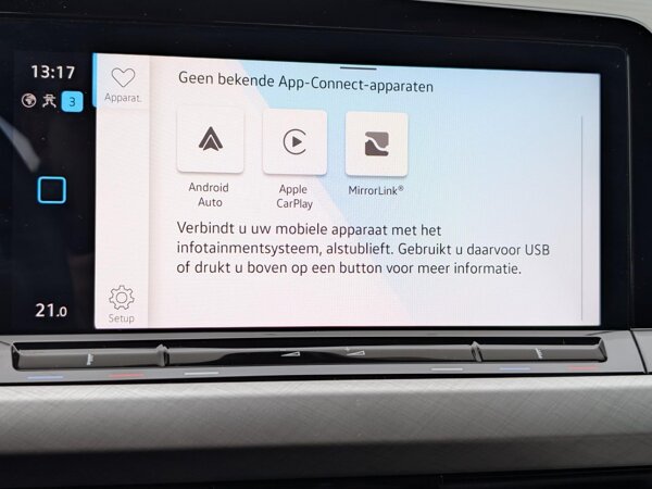 Apple Carplay/Android Auto Apple Carplay/Android Auto