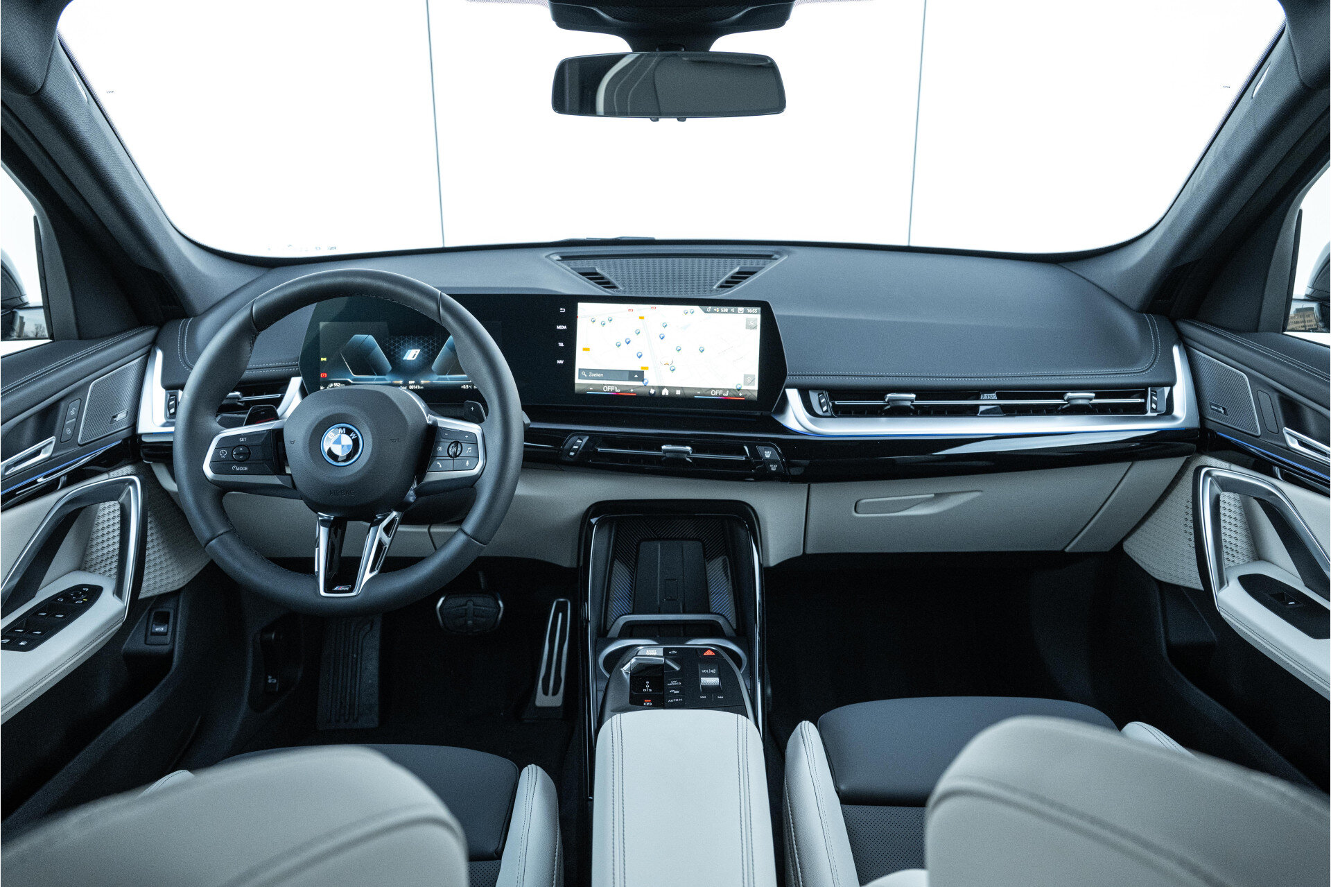 BMW X1 xDrive25e M Sport Automaat - Afbeelding 3