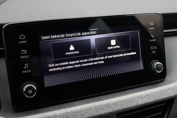 Apple Carplay/Android Auto Apple Carplay/Android Auto