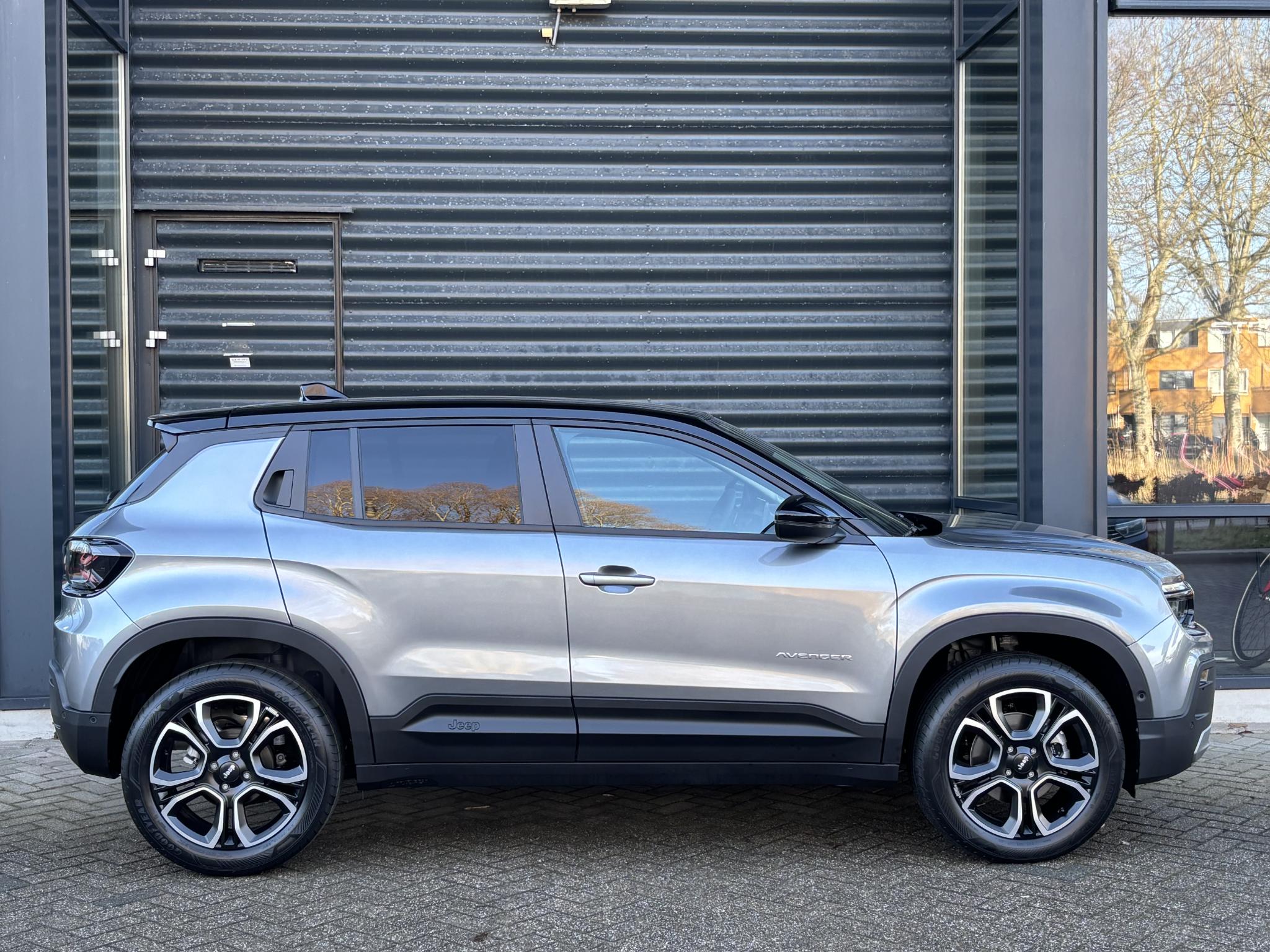 Jeep Avenger 1.2 e-Hybrid Summit - Afbeelding 4