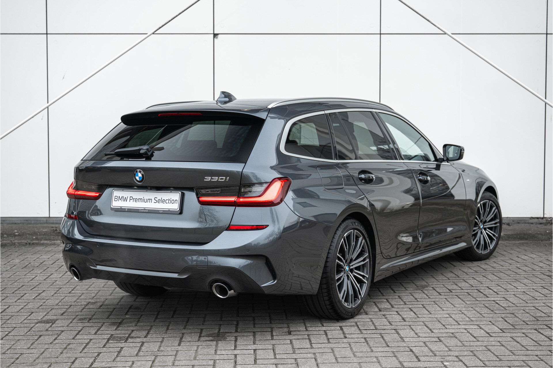 BMW 3 Serie Touring 330i Executive M Sport Automaat - Afbeelding 2