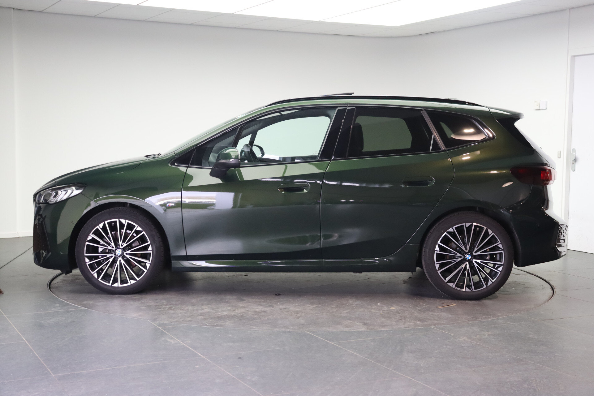 BMW 2 Serie Active Tourer 220i M Sport Automaat - Afbeelding 2