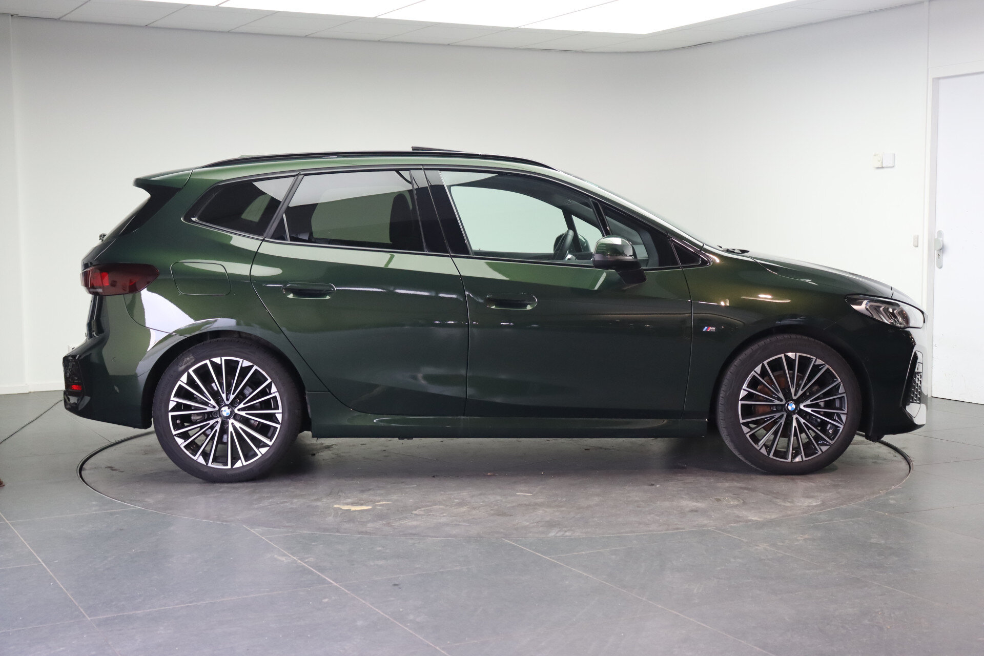 BMW 2 Serie Active Tourer 220i M Sport Automaat - Afbeelding 4