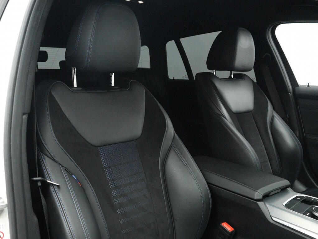 BMW 3 Serie Touring 330e M Sport High Executive 292PK | Trekhaak | Navi | de - Afbeelding 4