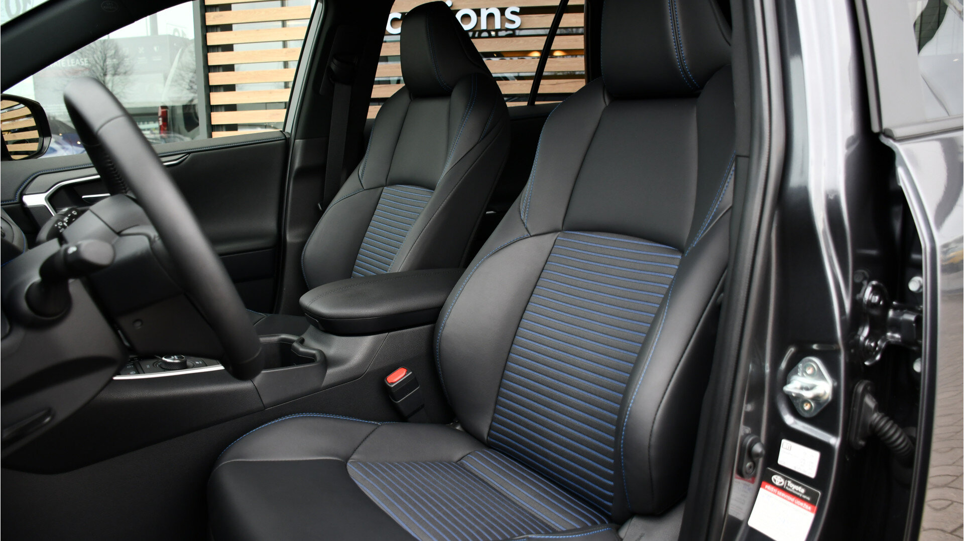 Toyota RAV4 2.5 Hybrid AWD Style Limited Automaat 222pk - Afbeelding 4