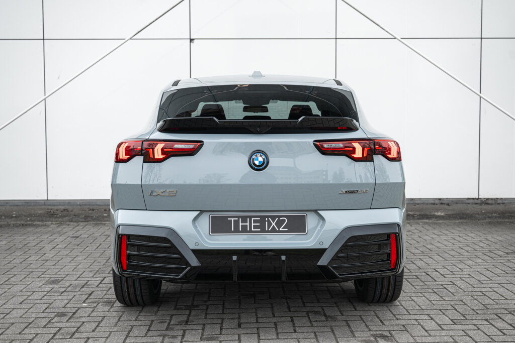 BMW iX2 40