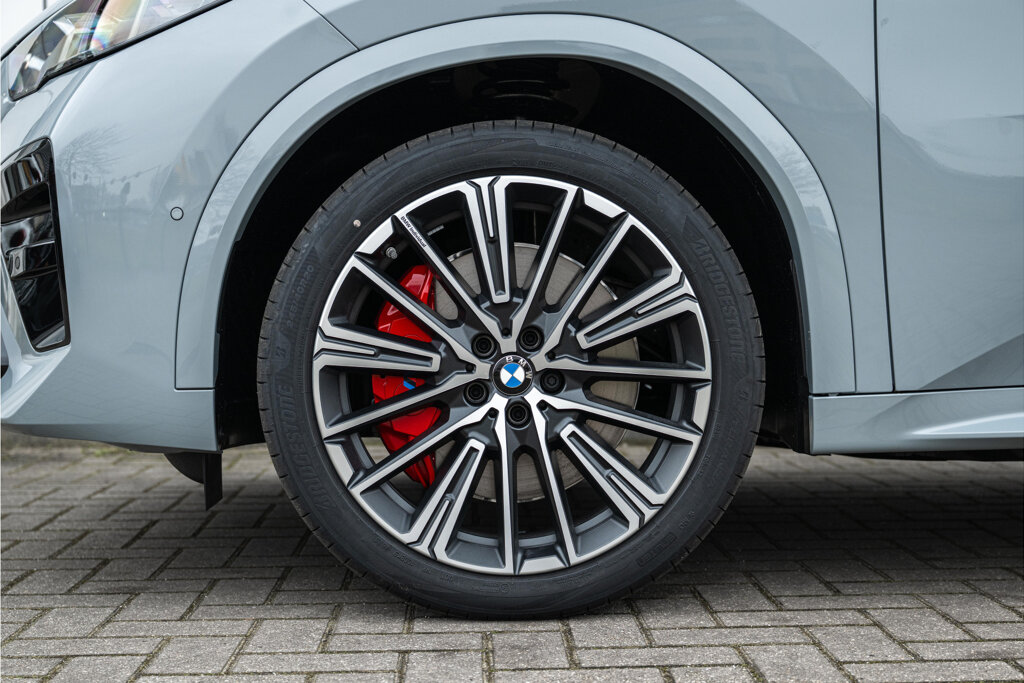 BMW iX2 43