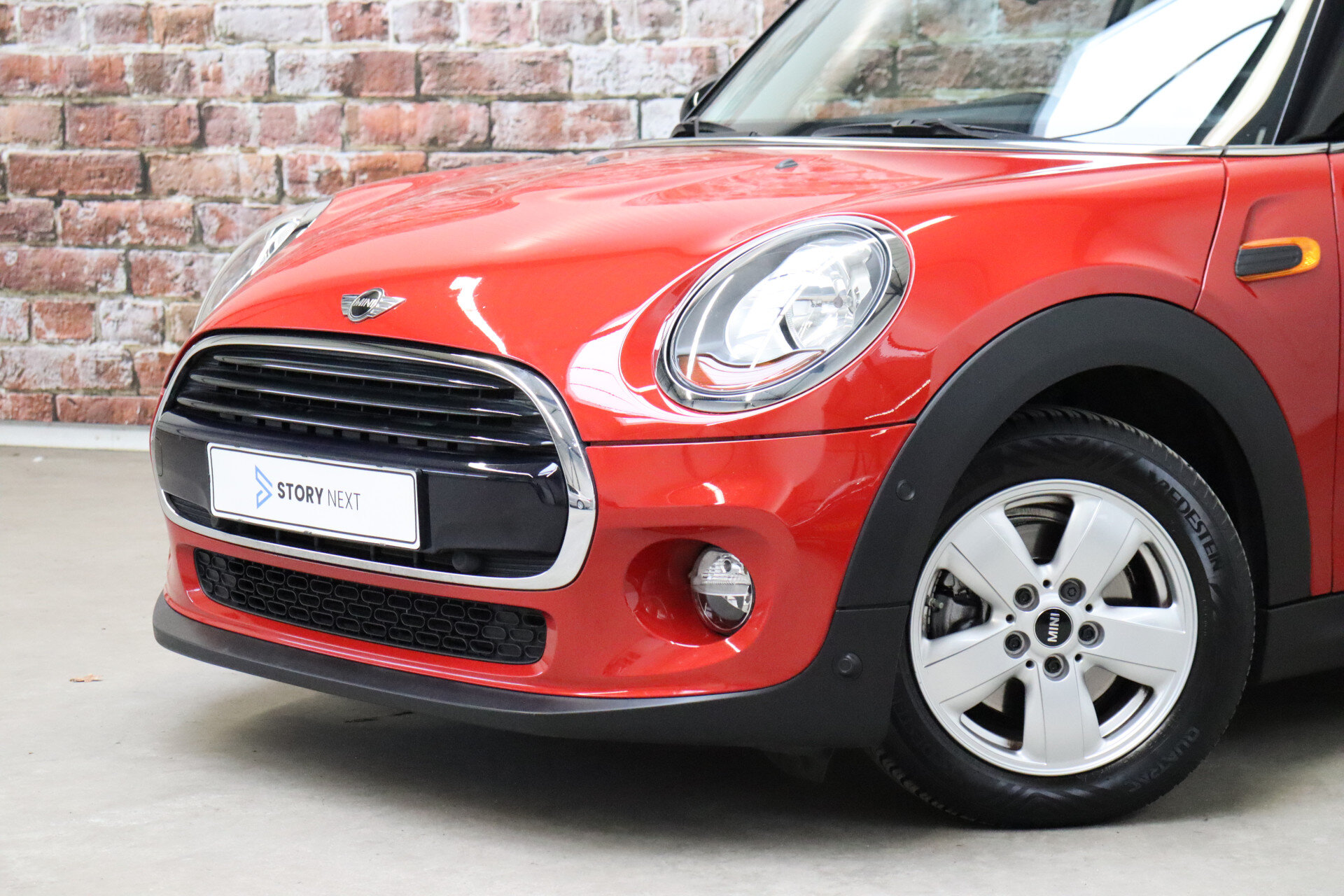 MINI Cooper Hatchback Pepper Business Automaat 3 deurs - Afbeelding 2