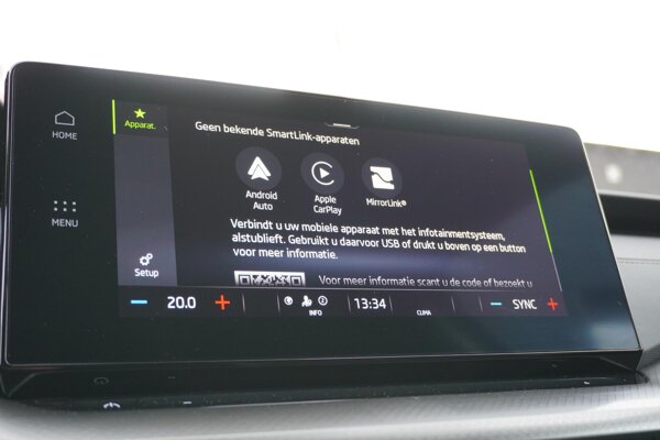 Apple Carplay/Android Auto Apple Carplay/Android Auto