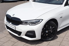 BMW 3 Serie 330e xDrive High Executive M Sport Automaat - Afbeelding 2