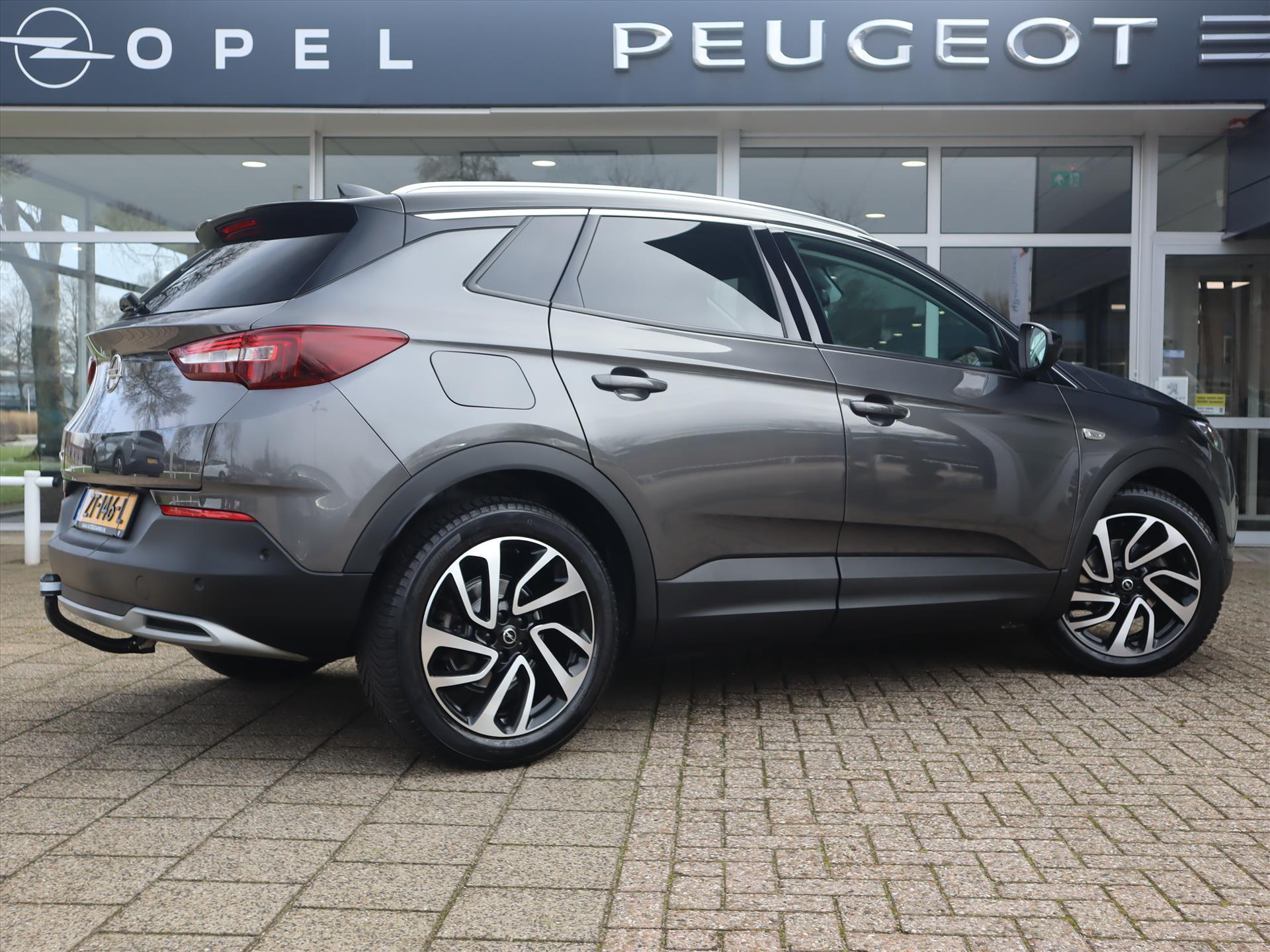 Opel Grandland X 1.6 Turbo 180PK S&S Automaat Ultimate, Rijklaarprijs, Leder Trekhaak afn. Camera voor en achter Navigatie - Afbeelding 4
