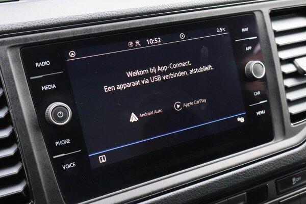 Apple Carplay/Android Auto Apple Carplay/Android Auto