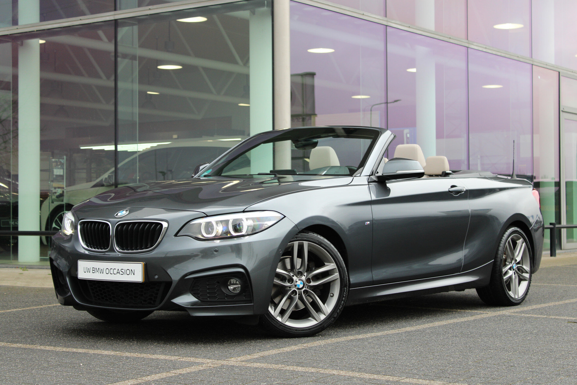 BMW 2 Serie Cabrio 220i High Executive M Sport Automaat
