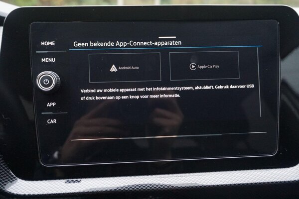 Apple Carplay/Android Auto Apple Carplay/Android Auto