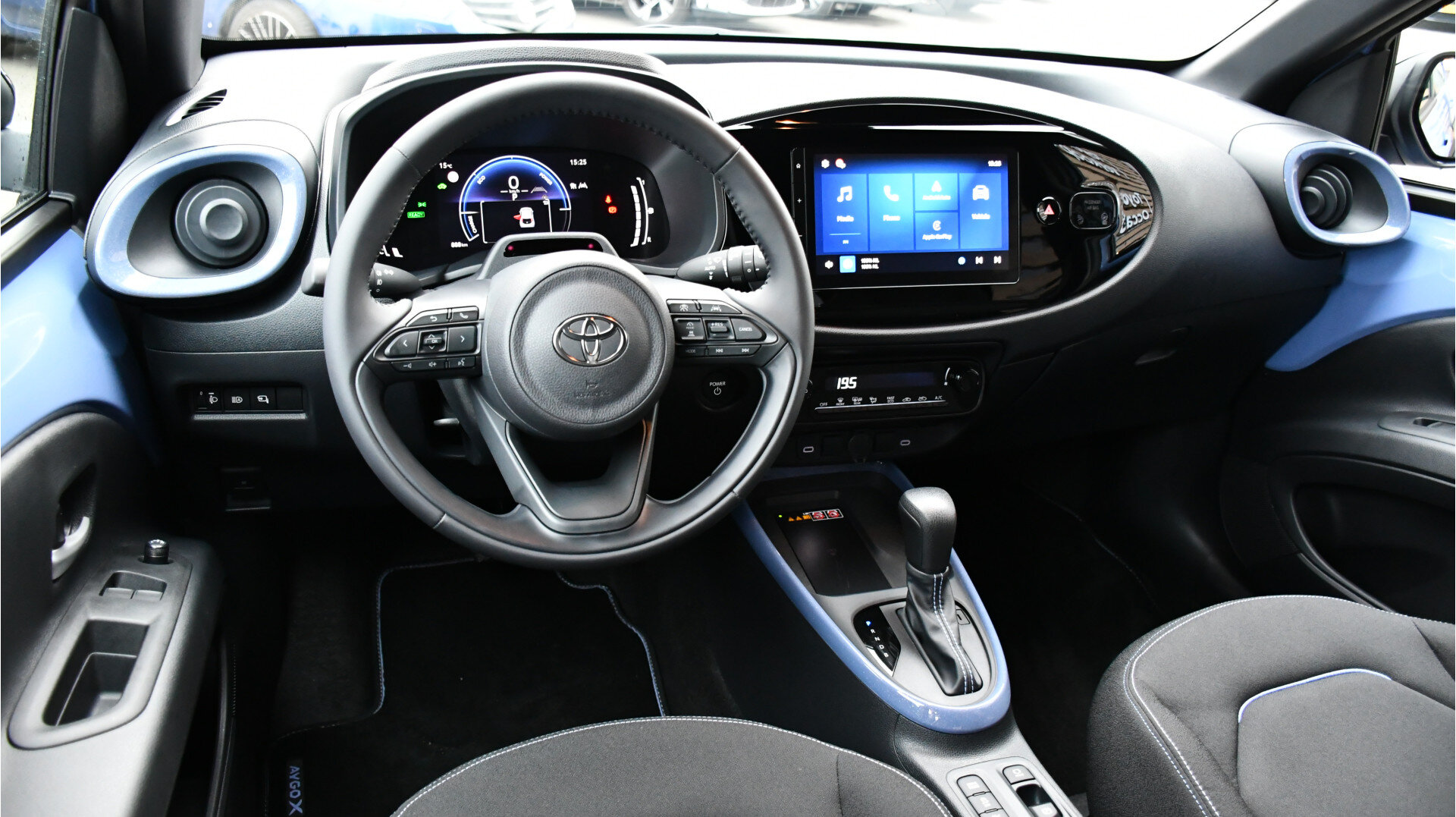 Toyota Aygo X Hybrid 115 pulse Automaat 116pk - Afbeelding 2