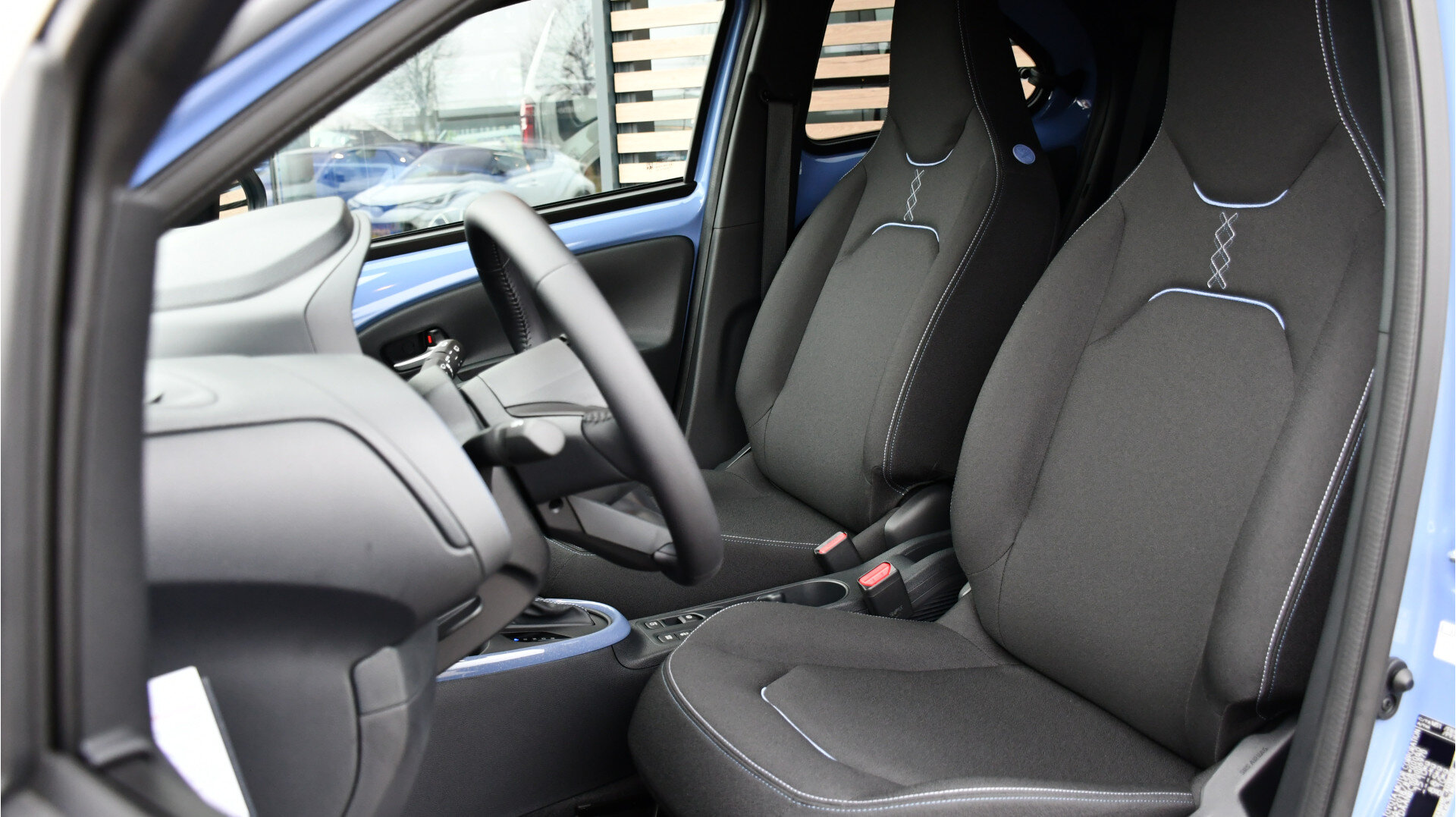 Toyota Aygo X Hybrid 115 pulse Automaat 116pk - Afbeelding 5