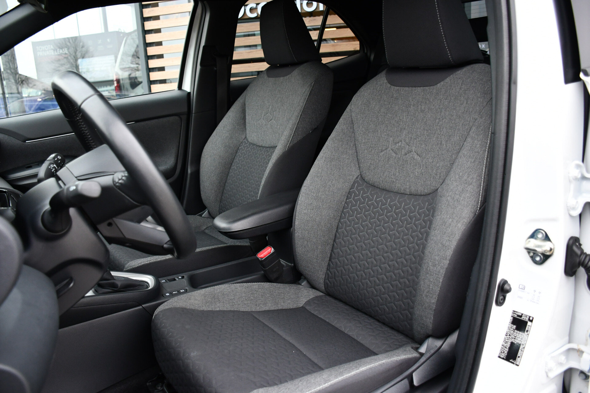 Toyota Yaris Cross 1.5 Hybrid First Edition Automaat 116pk - Afbeelding 2