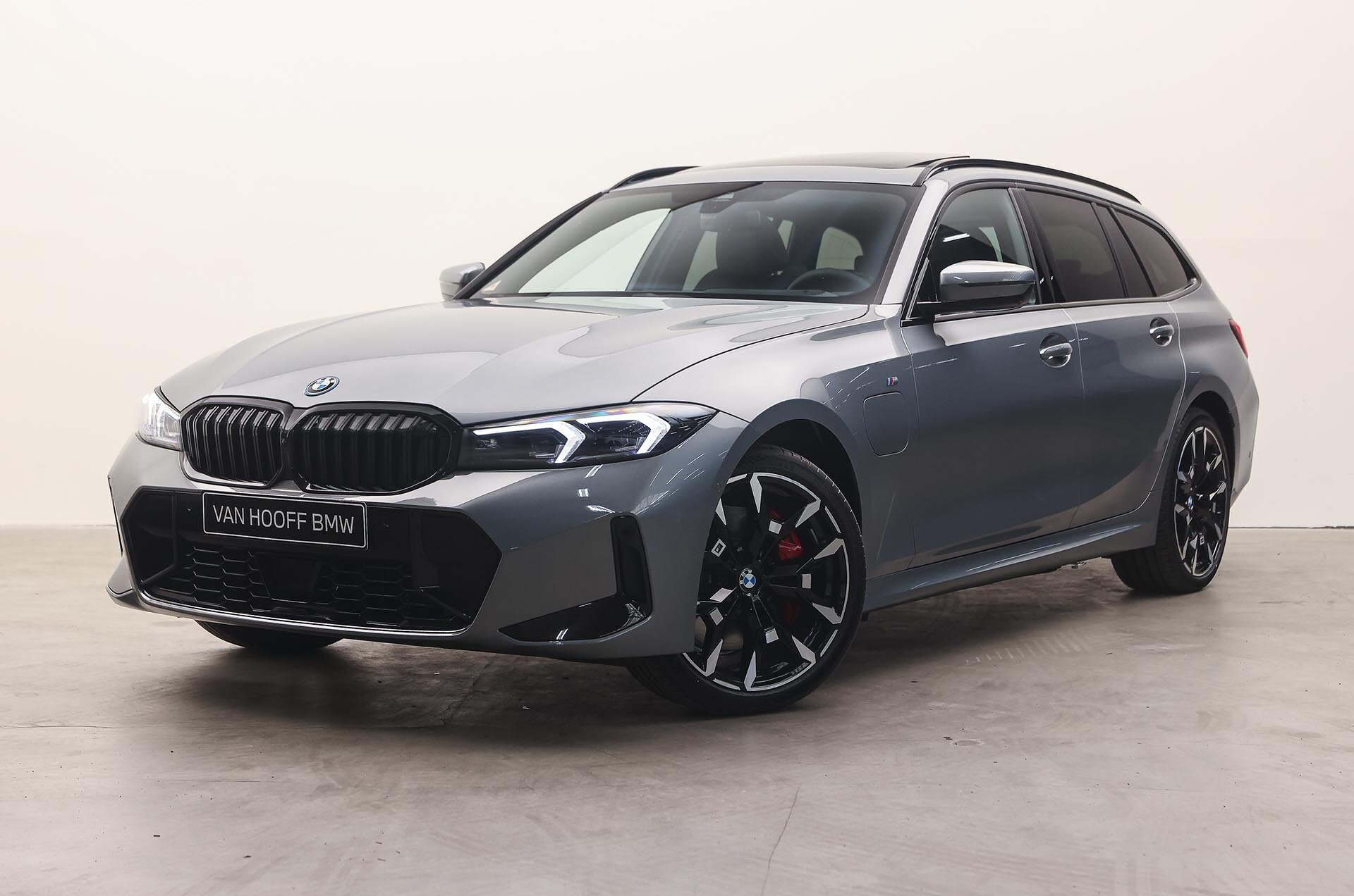 BMW 3 Serie Touring 330e High Executive M Sport Automaat