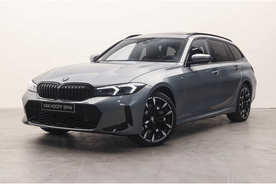BMW 3 Serie Touring 330e High Executive M Sport Automaat - Afbeelding 1