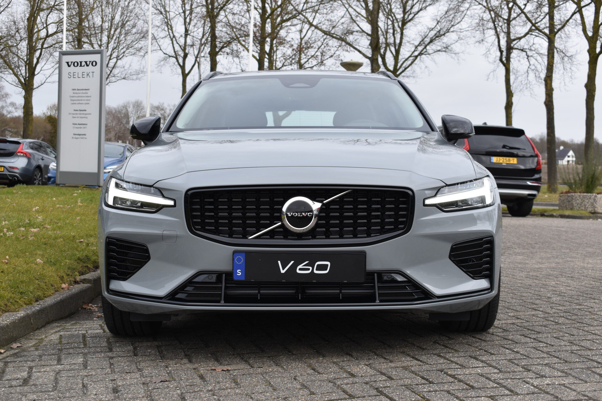 Volvo V60 T8 AWD 455PK Plug-in Hybrid Plus Perform. Ed. Dark - Afbeelding 2