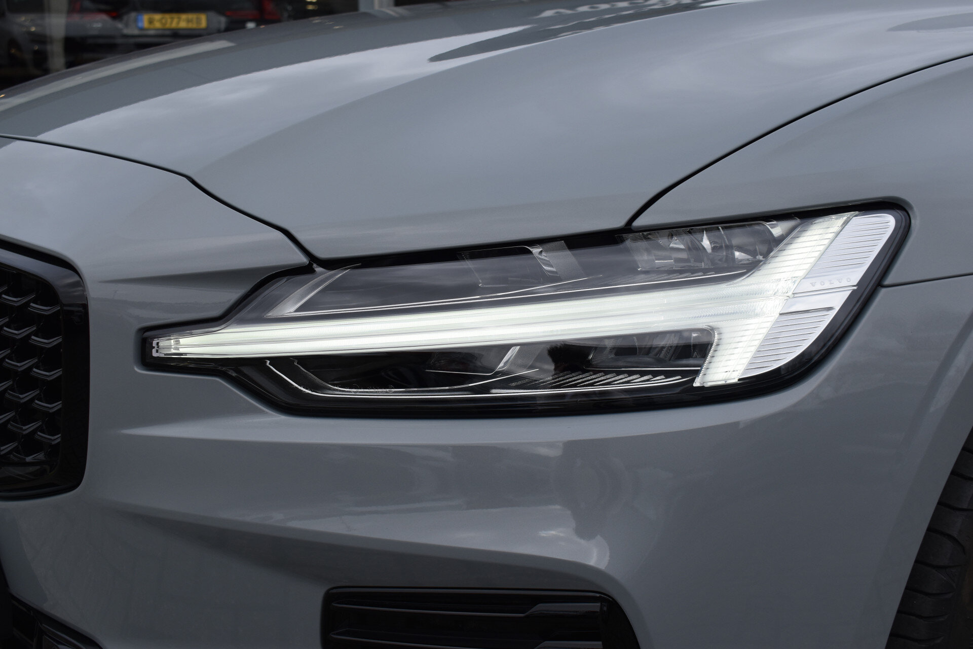 Volvo V60 T8 AWD 455PK Plug-in Hybrid Plus Perform. Ed. Dark - Afbeelding 3