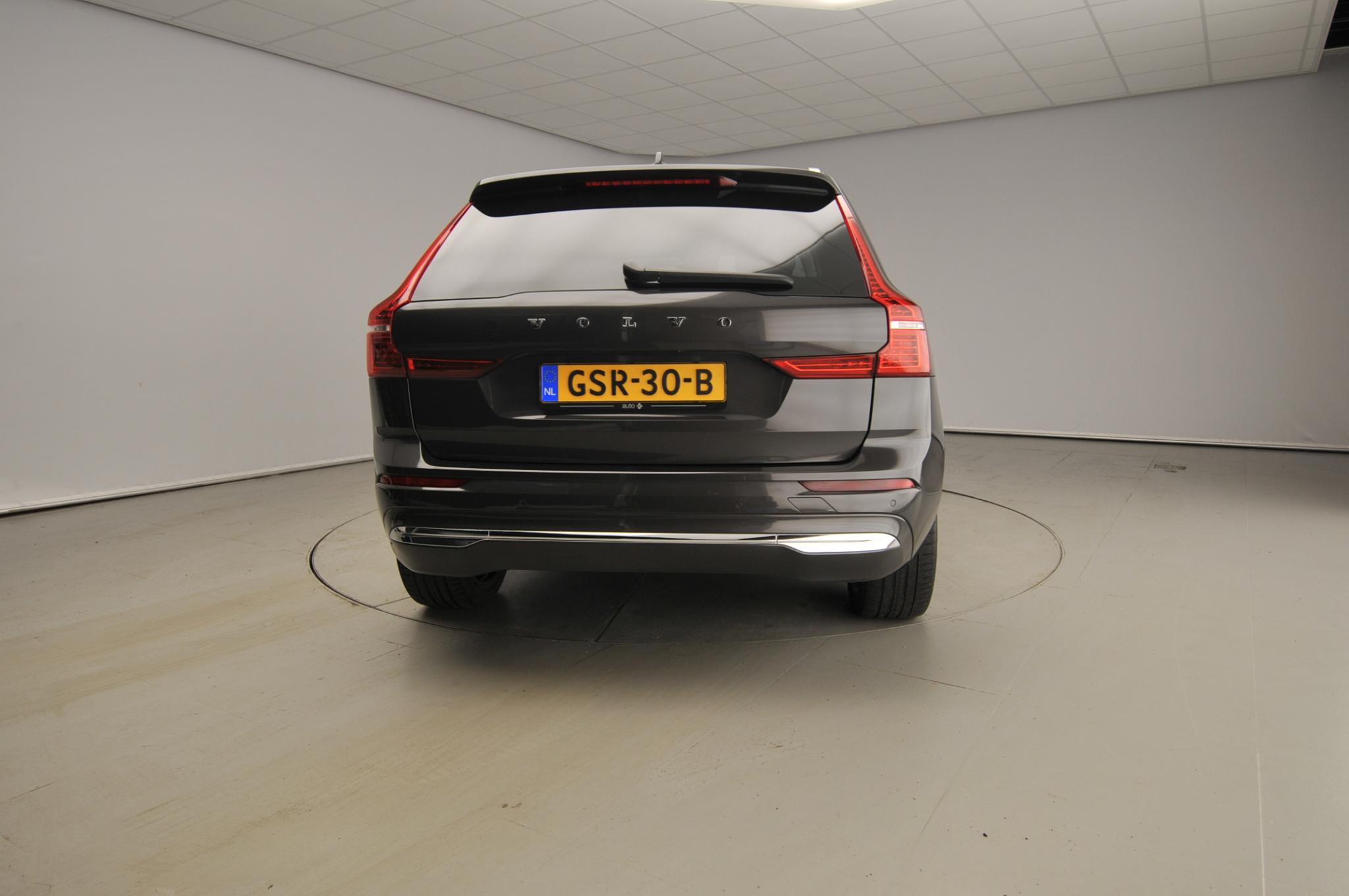 Volvo XC60 2.0 T6 Plug-in hybrid AWD Plus - Afbeelding 3