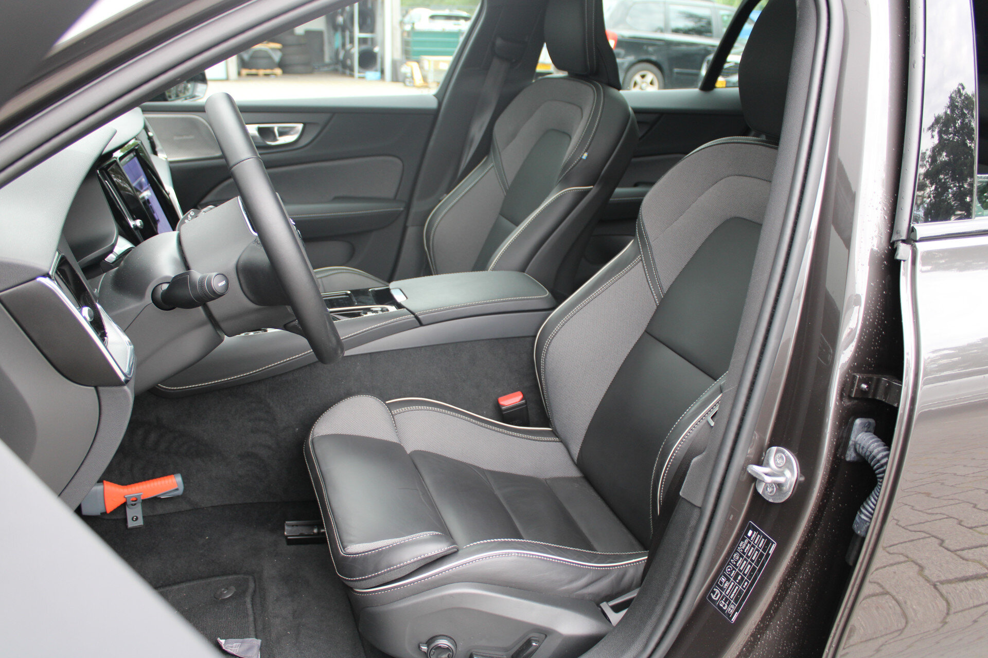 Volvo V60 T6 Plug-in hybrid AWD Plus Dark - Afbeelding 4