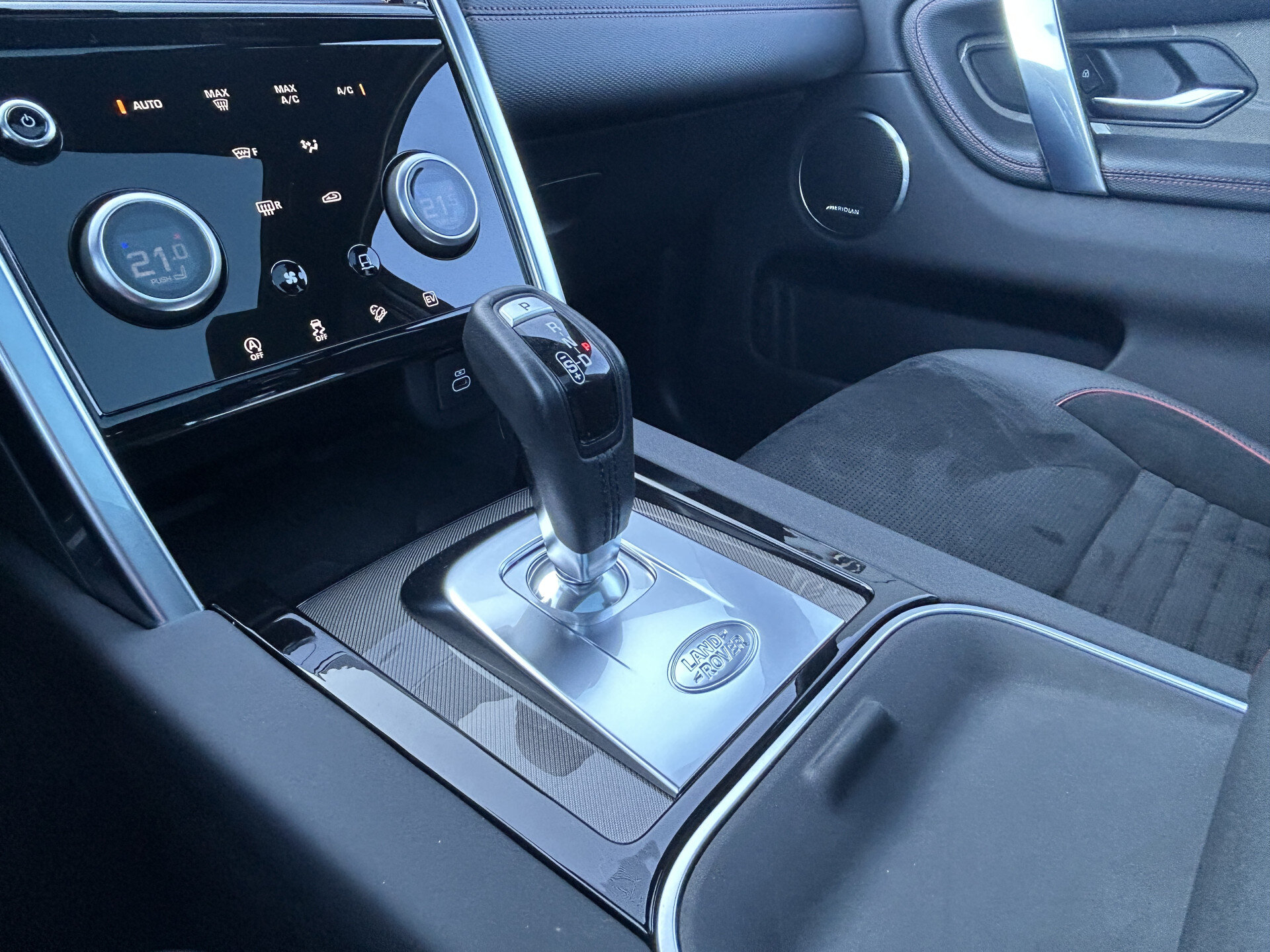 Land Rover Discovery Sport P300e 1.5 R-Dynamic SE - Afbeelding 3