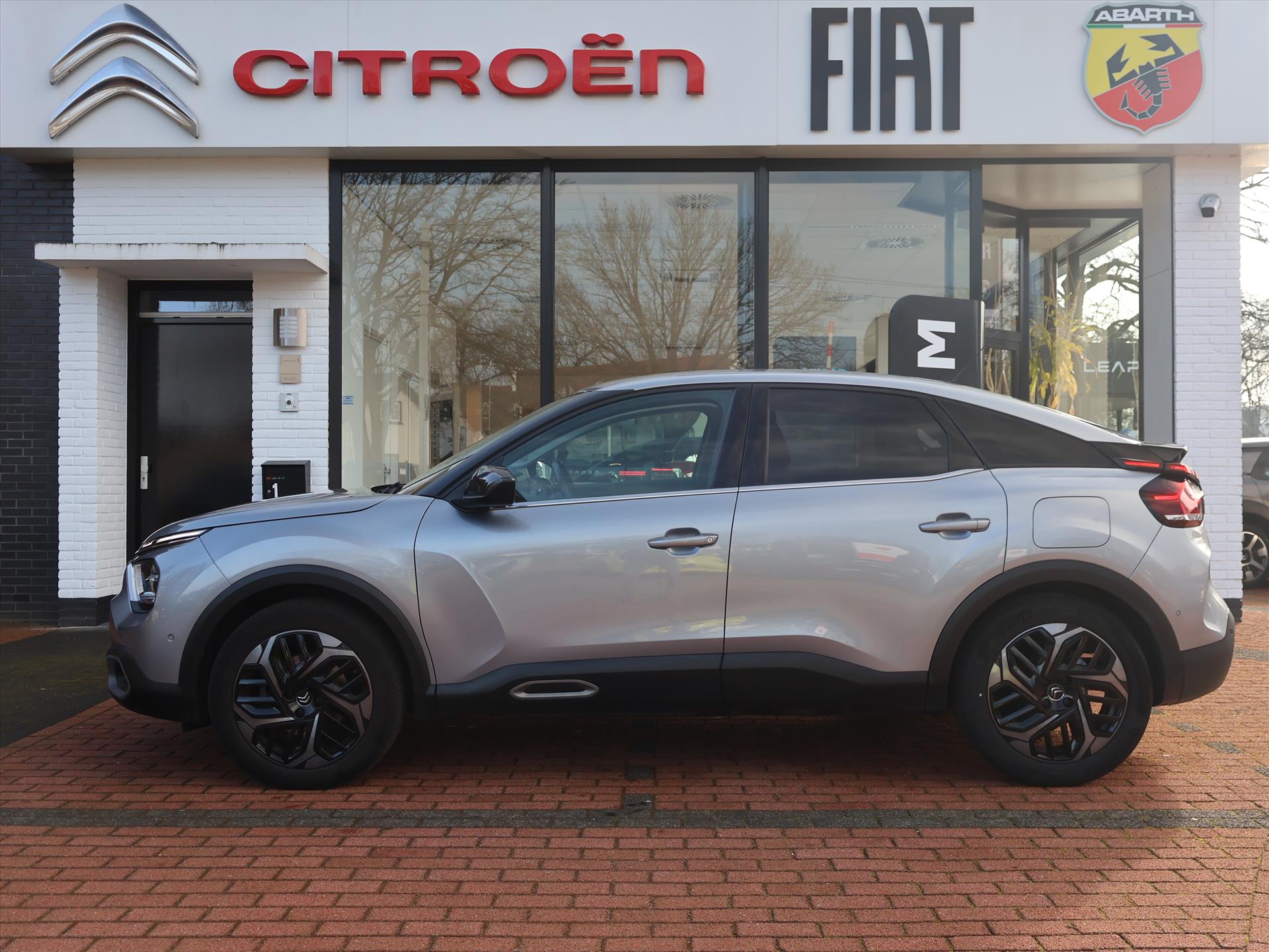 Citroën C4 PureTech 130PK S&S EAT8 Automaat Shine, Rijklaarprijs | Adaptieve Cruise | Camera | HUD | Trekhaak - Afbeelding 2