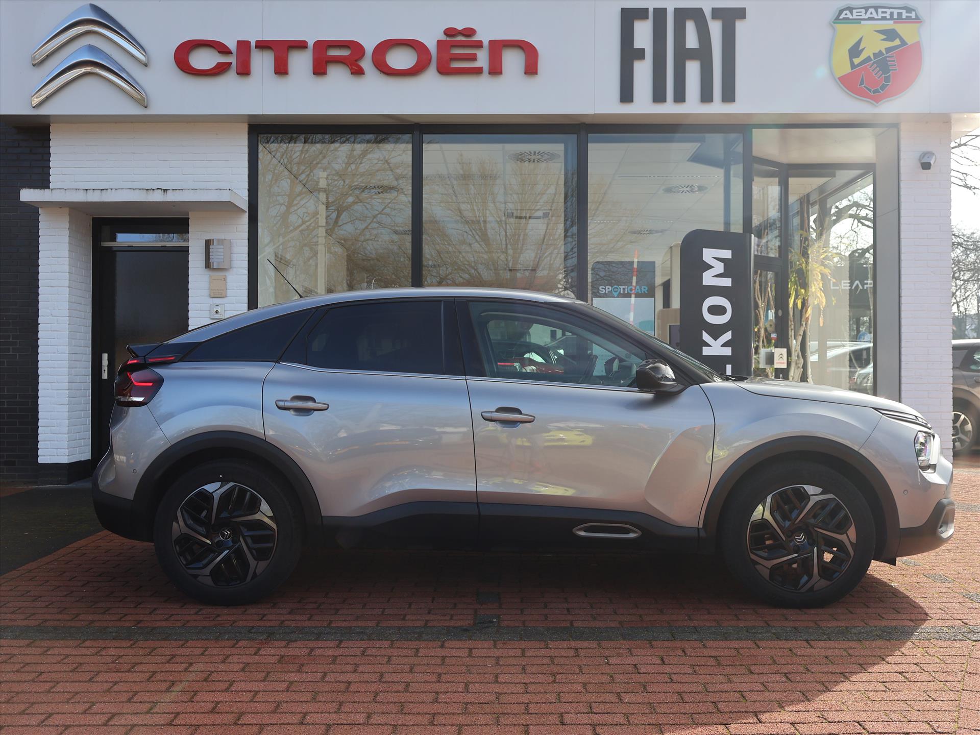 Citroën C4 PureTech 130PK S&S EAT8 Automaat Shine, Rijklaarprijs | Adaptieve Cruise | Camera | HUD | Trekhaak - Afbeelding 3