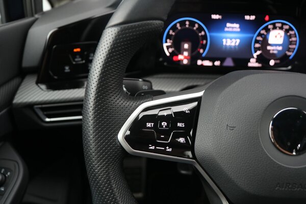 cruise control adaptief met Stop&Go en stuurhulp cruise control adaptief met Stop&Go en stuurhulp