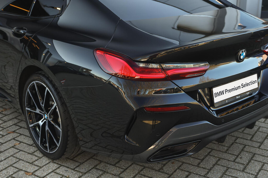 BMW 8 Serie 37