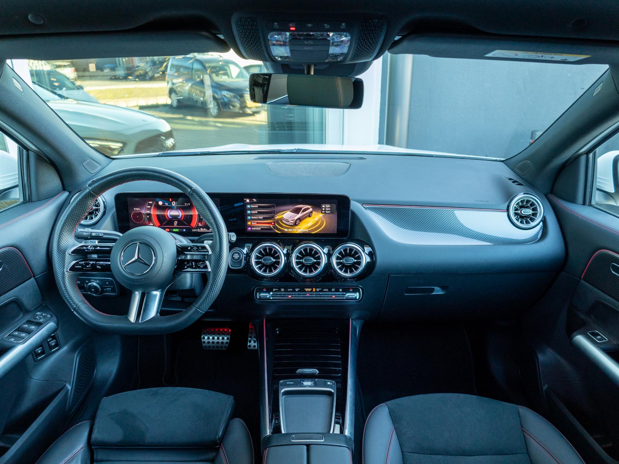 Mercedes-Benz GLA 250 e Star Edition AMG Line - Afbeelding 3