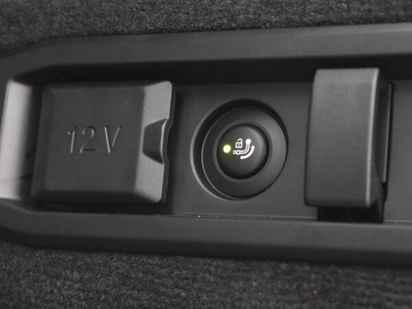 Trekhaak met elektrisch wegklapbare kogel