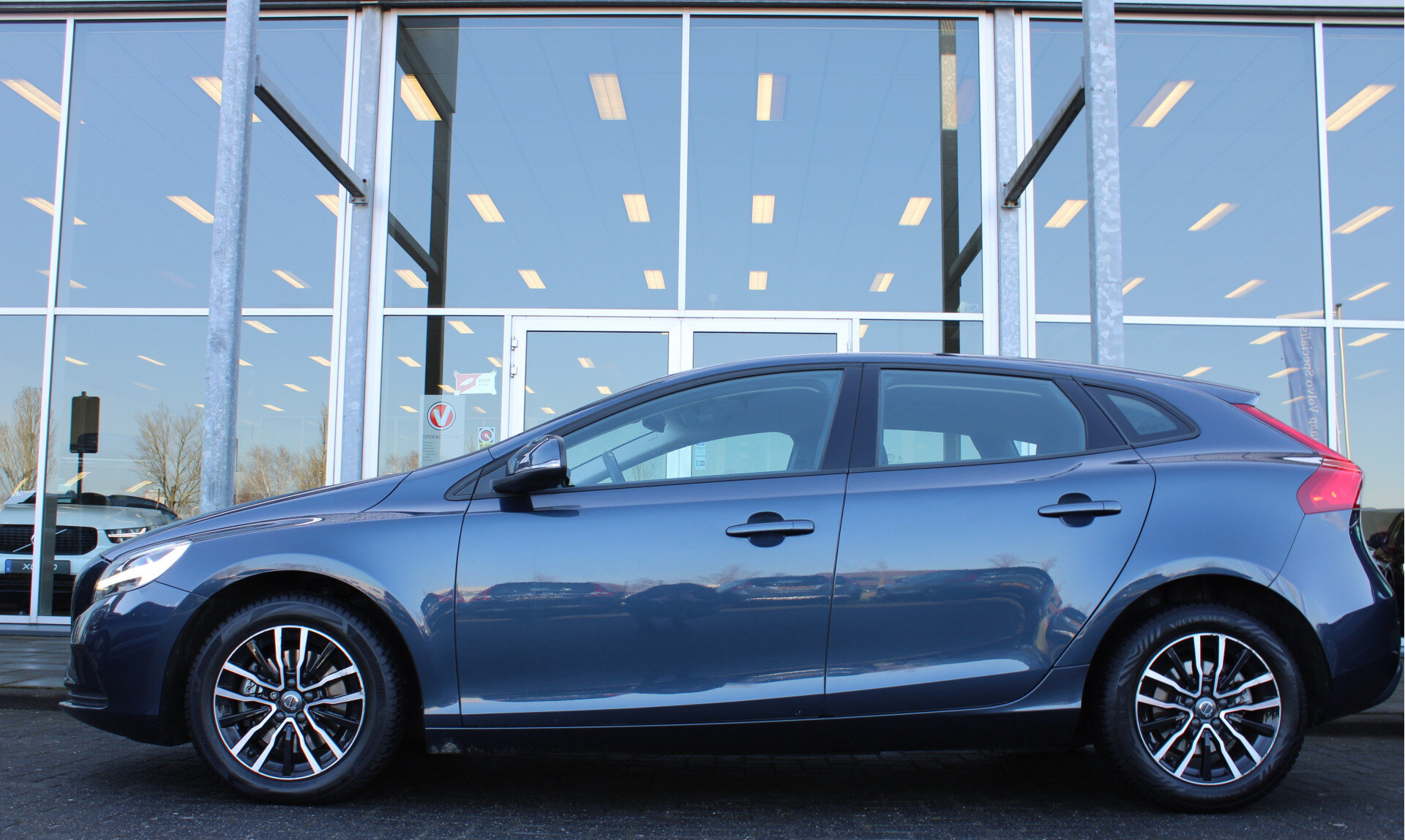 Volvo V40 T2 Momentum - Afbeelding 2