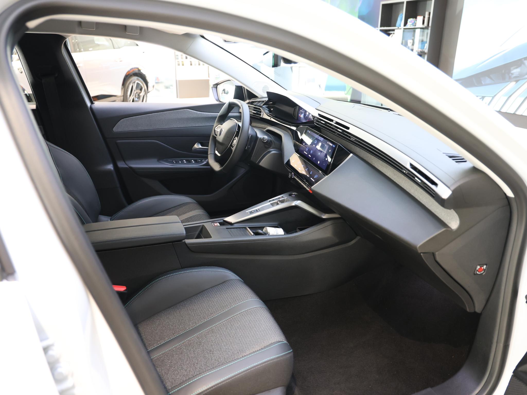 Peugeot 408 Allure Hybrid 145 pk Automaat - Afbeelding 5